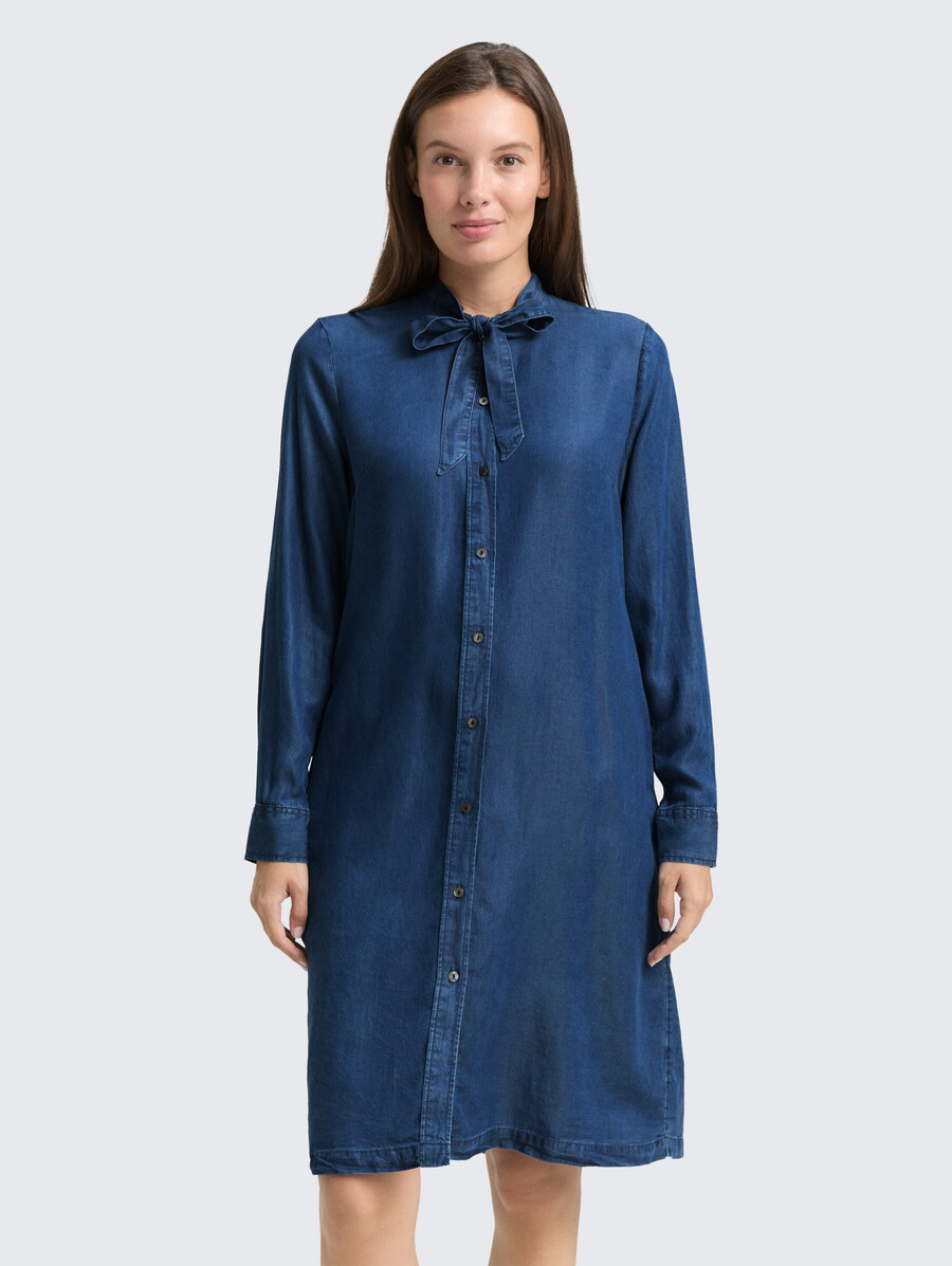 vestido vaquero con detalle de lazo