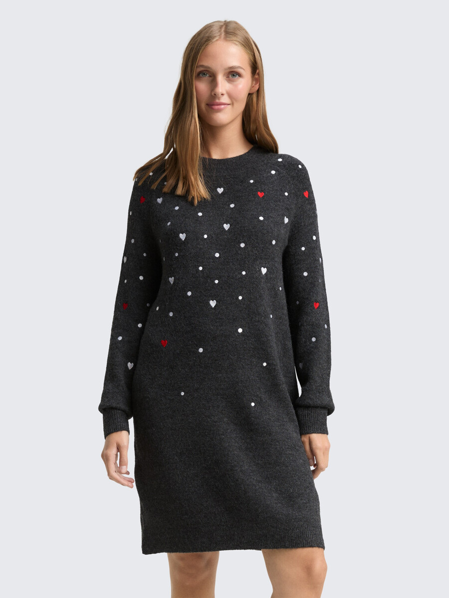 mini vestido con bordado de corazón