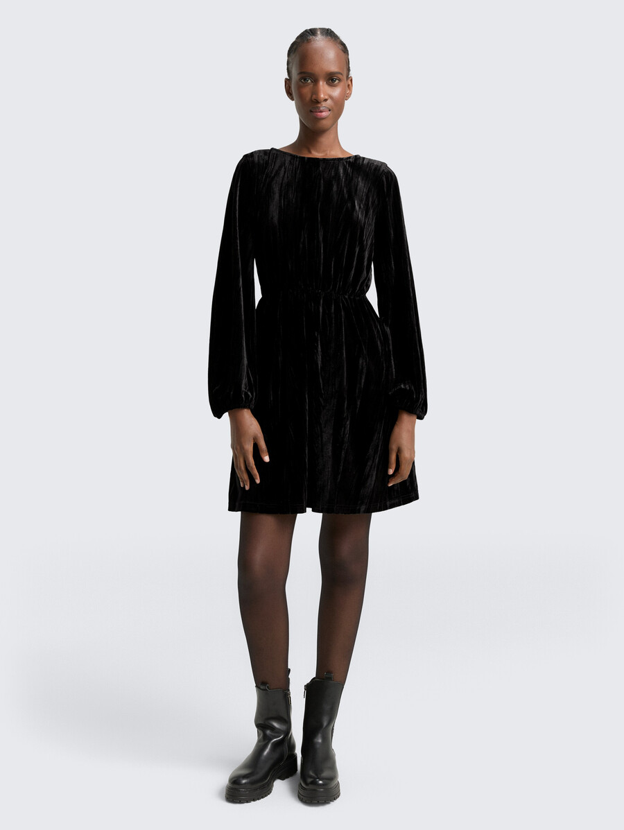 mini vestido de terciopelo con detalle de lazo