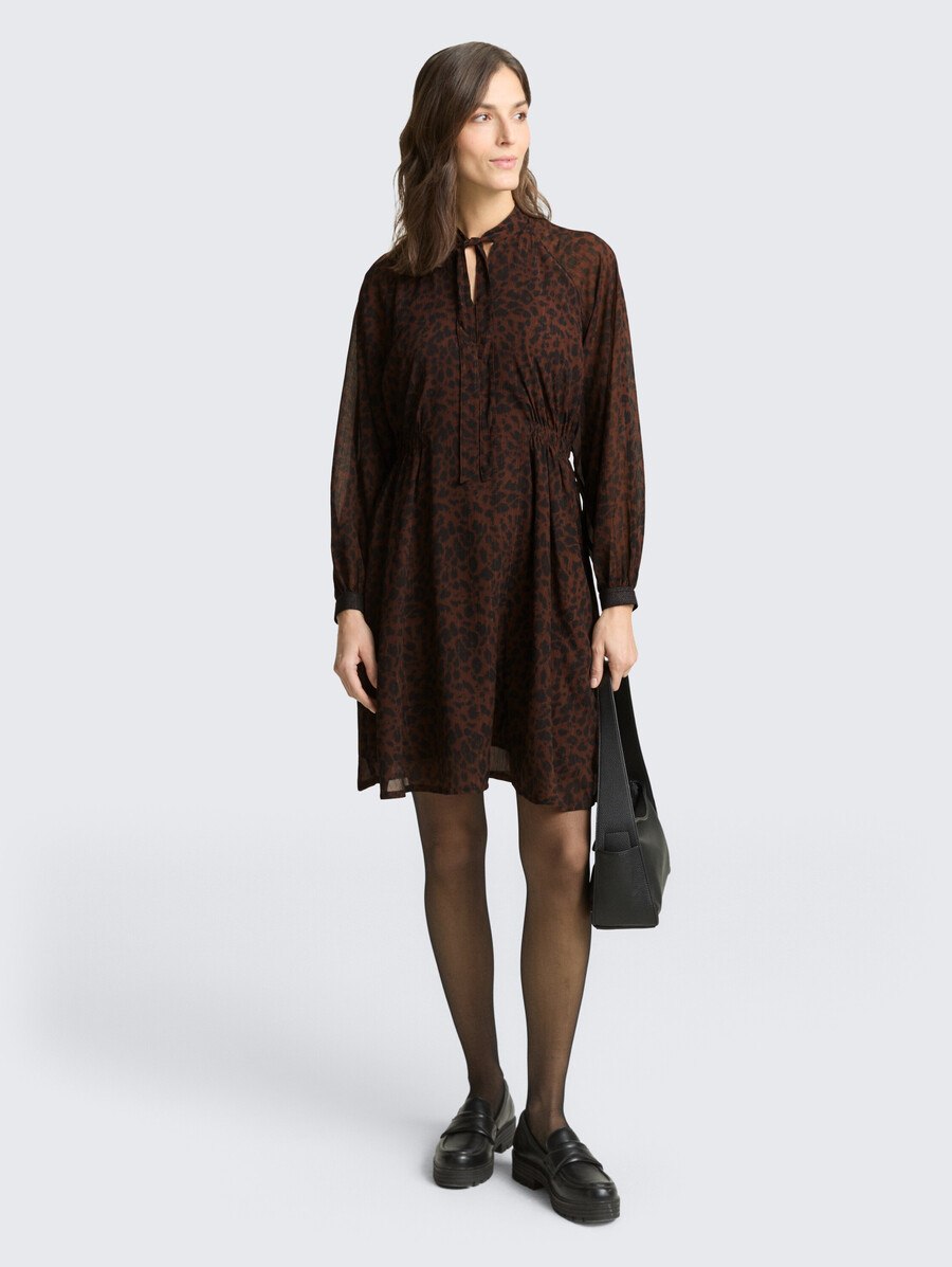vestido de gasa con estampado de leopardo
