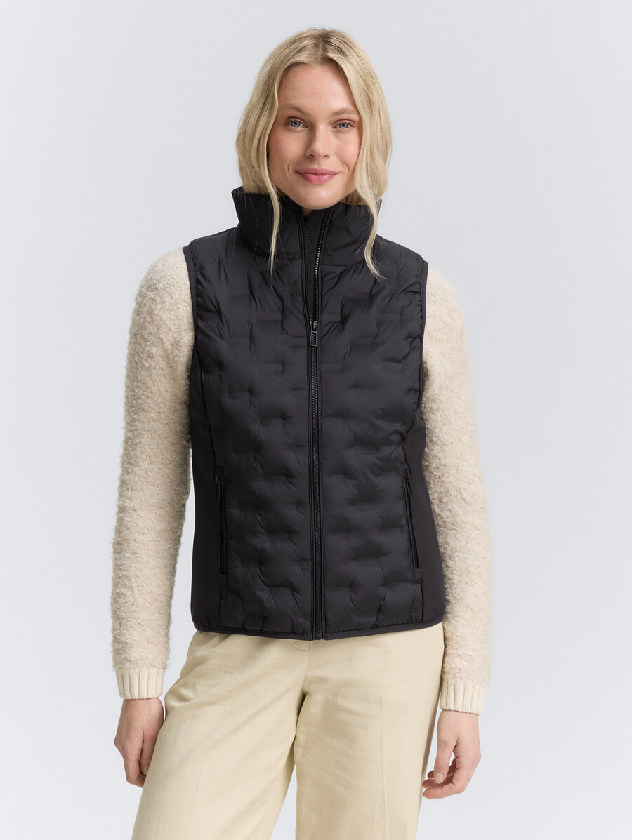 chaleco acolchado ligero con cuello alto