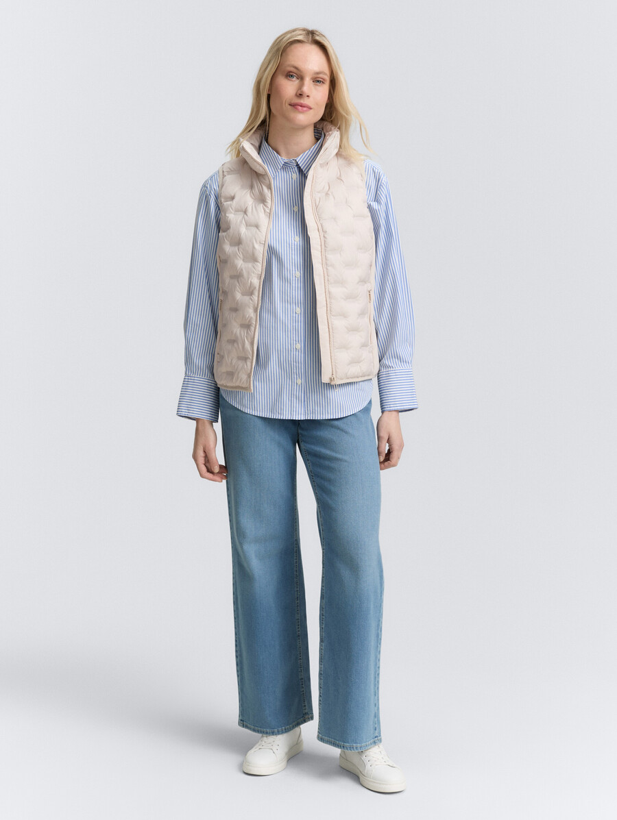 chaleco acolchado ligero con cuello alto