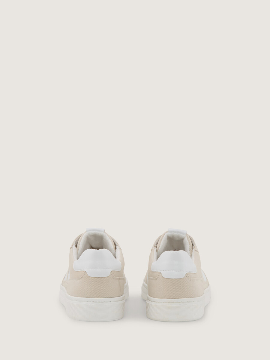 zapatillas con bloques de color