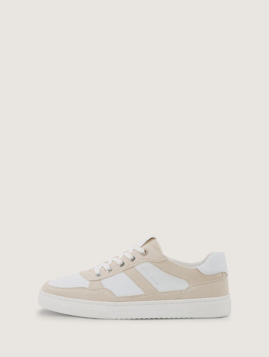 zapatillas con bloques de color