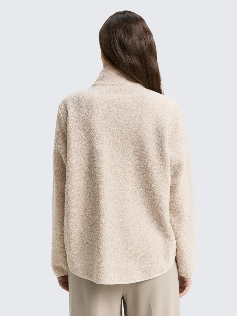 chaqueta deportiva de peluche con cuello alto