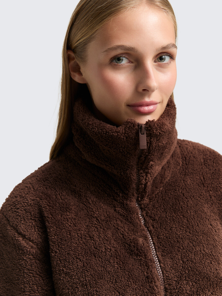 chaqueta deportiva de peluche